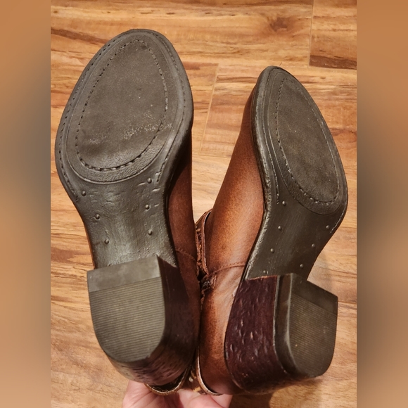 Lyard leather booties -Like new - Picture 6 of 12